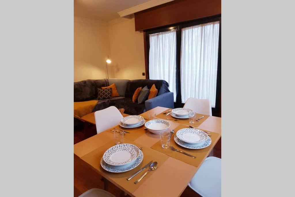 Apartamento Completo Con Parking Privado Y Wifi En San Roque Vigo Kültér fotó