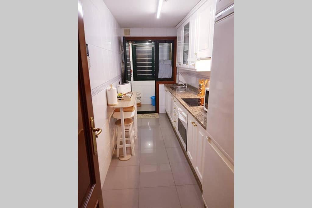 Apartamento Completo Con Parking Privado Y Wifi En San Roque Vigo Kültér fotó